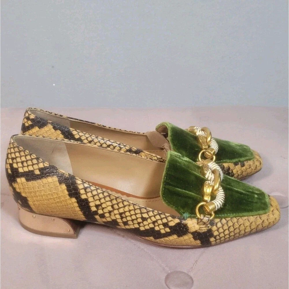 Tory Burch Jessa Loafer Velvet with Snake sz 6
